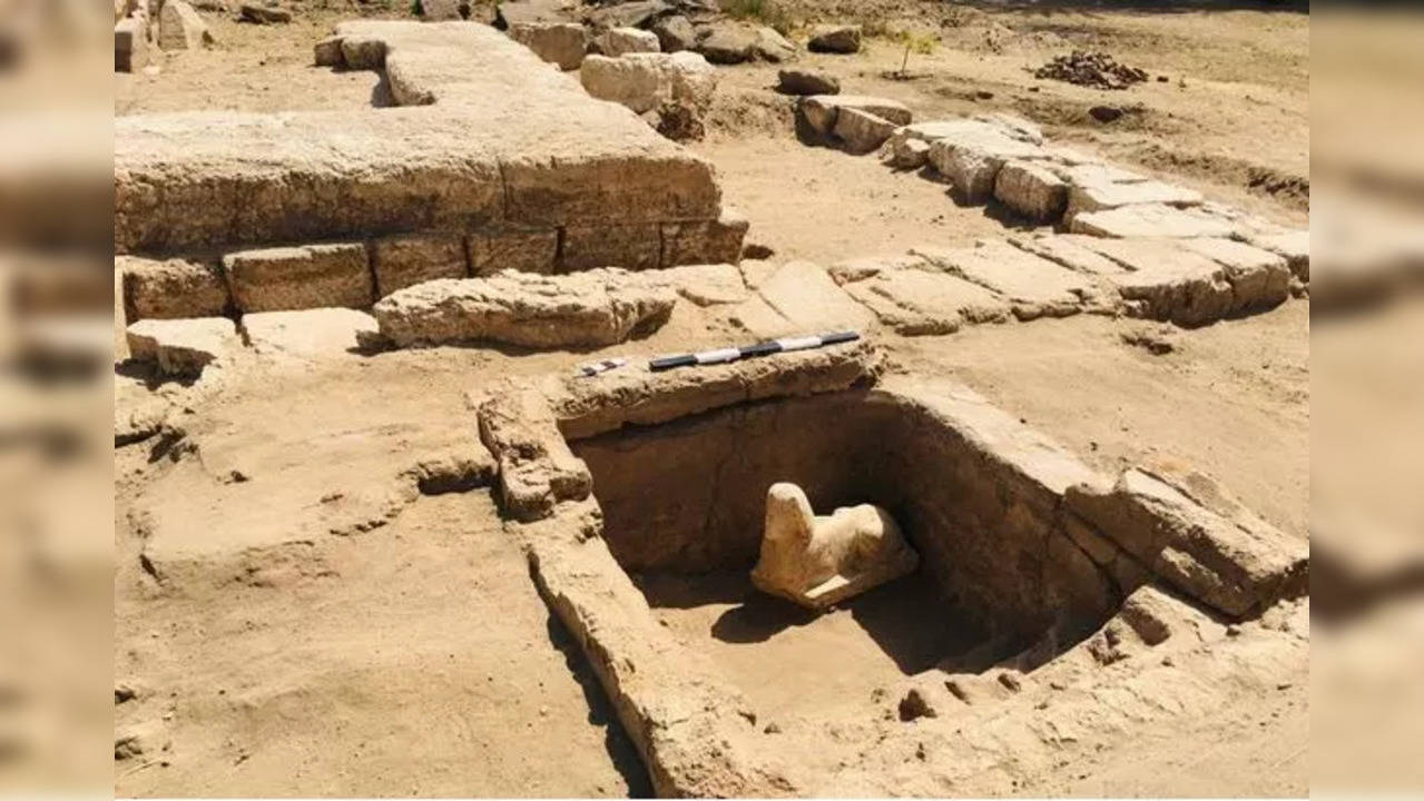 ​2000-year-old Sphinx statue with a 'smiley face'