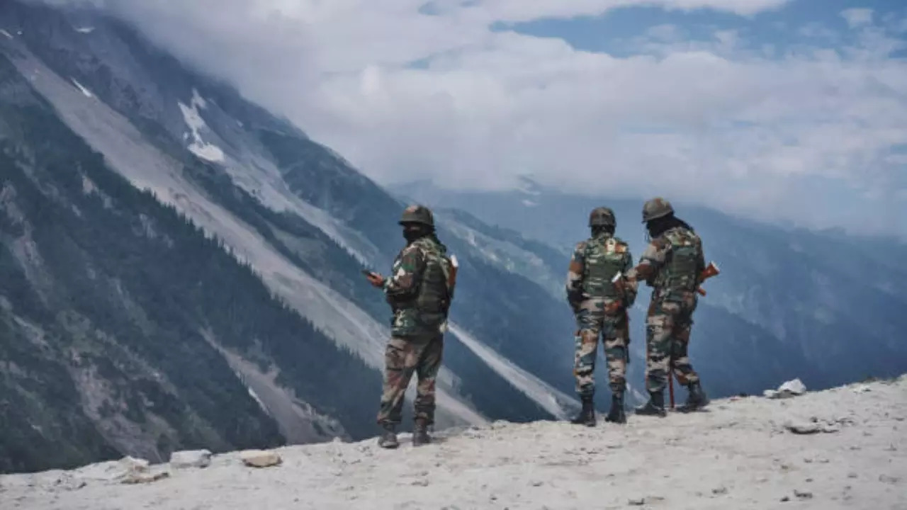 Indian Army personnel in Kashmir