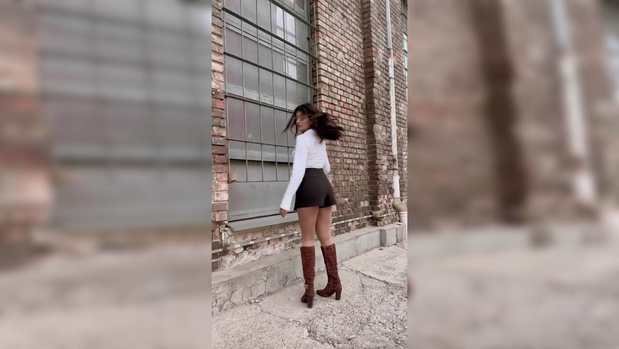 Anjali Arora video Kacha Badam fame’s viral scorcher ‘too hot’ for