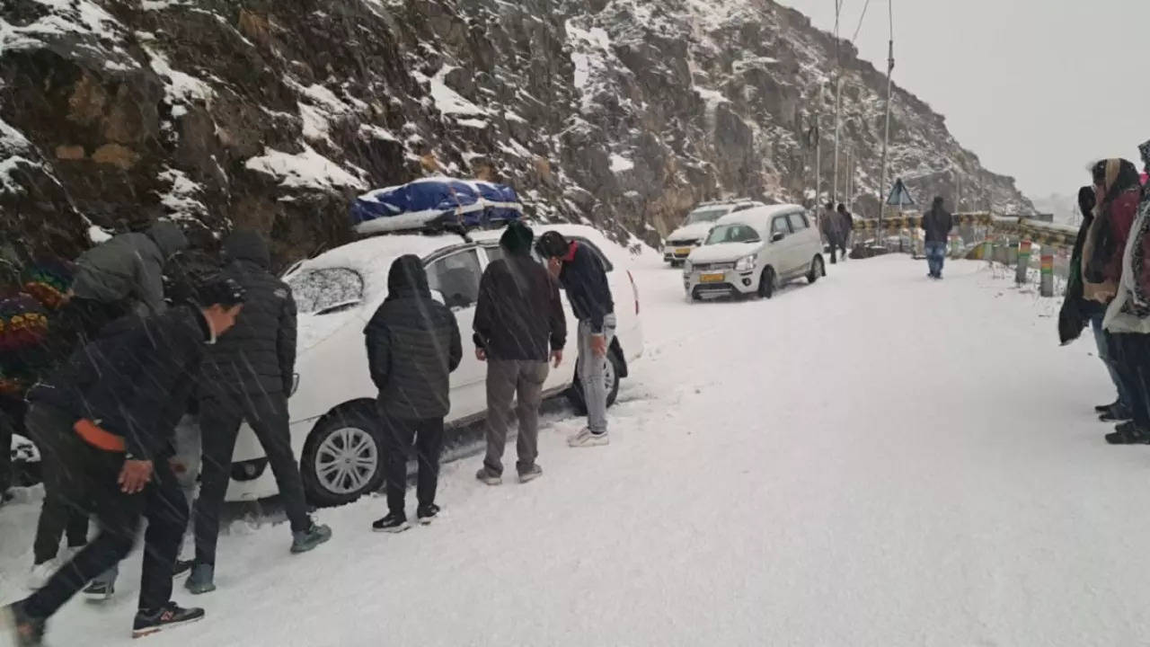 sikkim tourists stuck pti