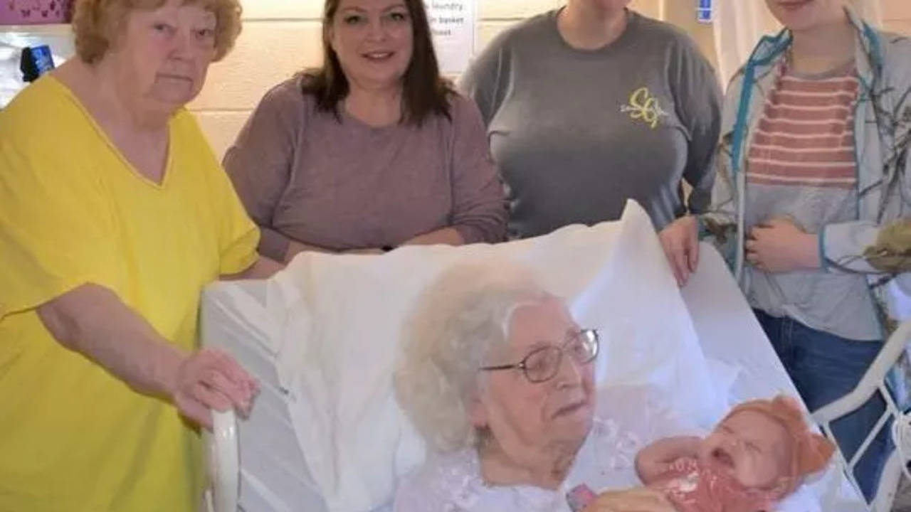 Woman, 98, with 230 great-great-grandchildren meets her great-great-great-grandchild for the first time ever