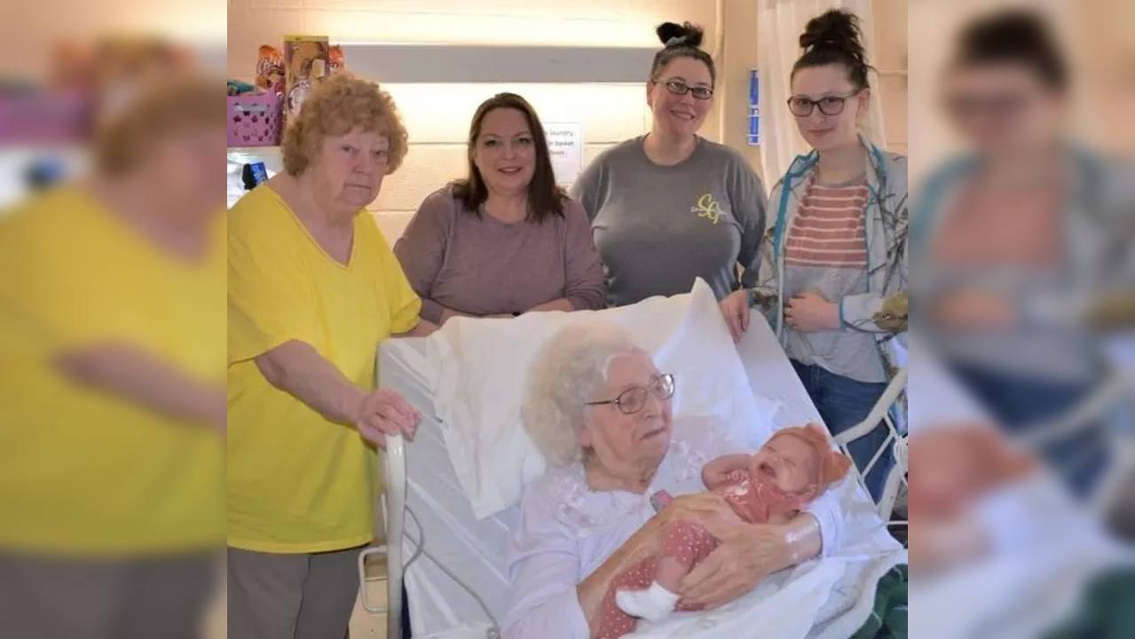 MaeDell with six generations of her family