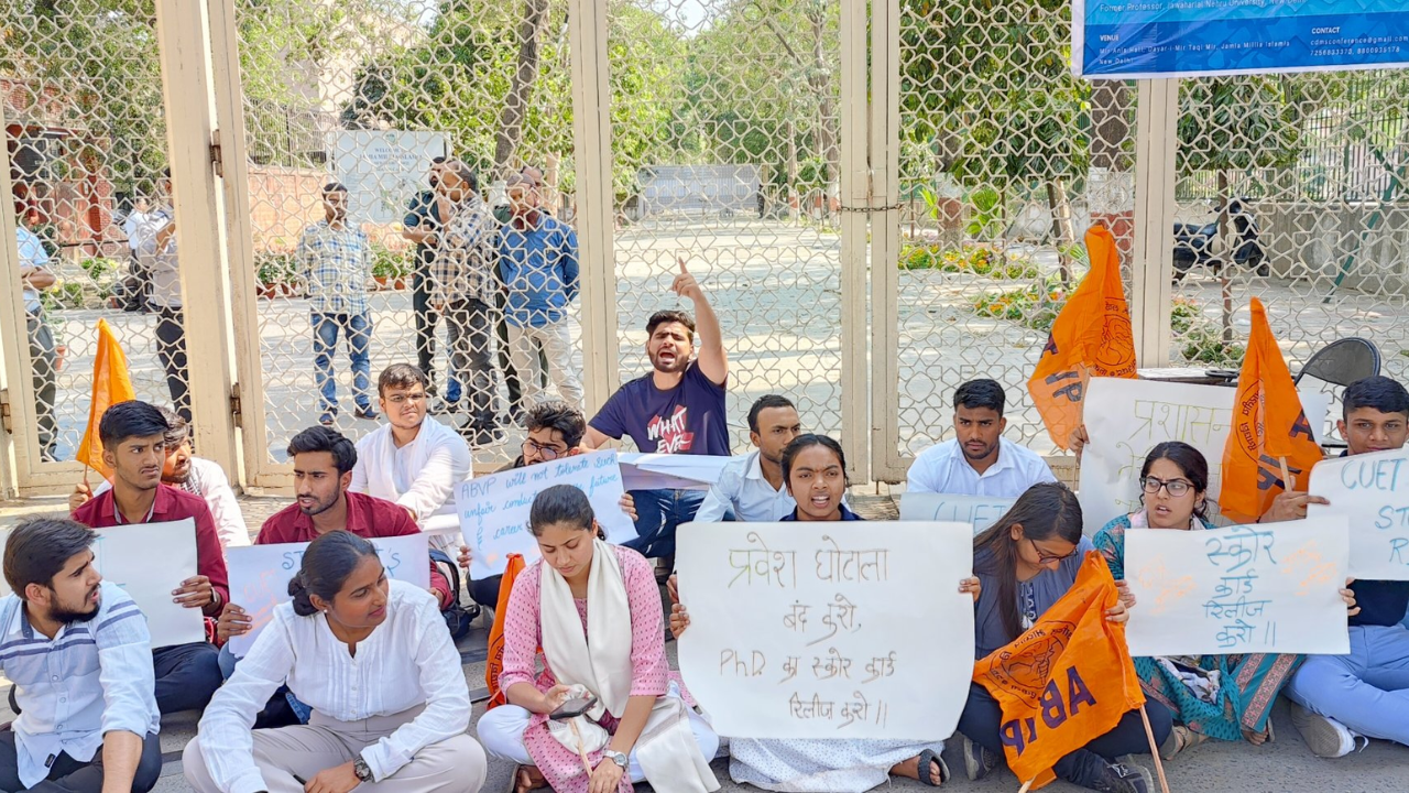 ABVP Students protest at JMI