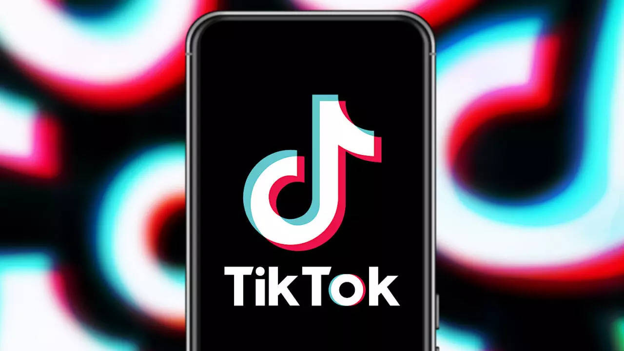 US tells TikTok's Chinese owners to sell stakes or face ban