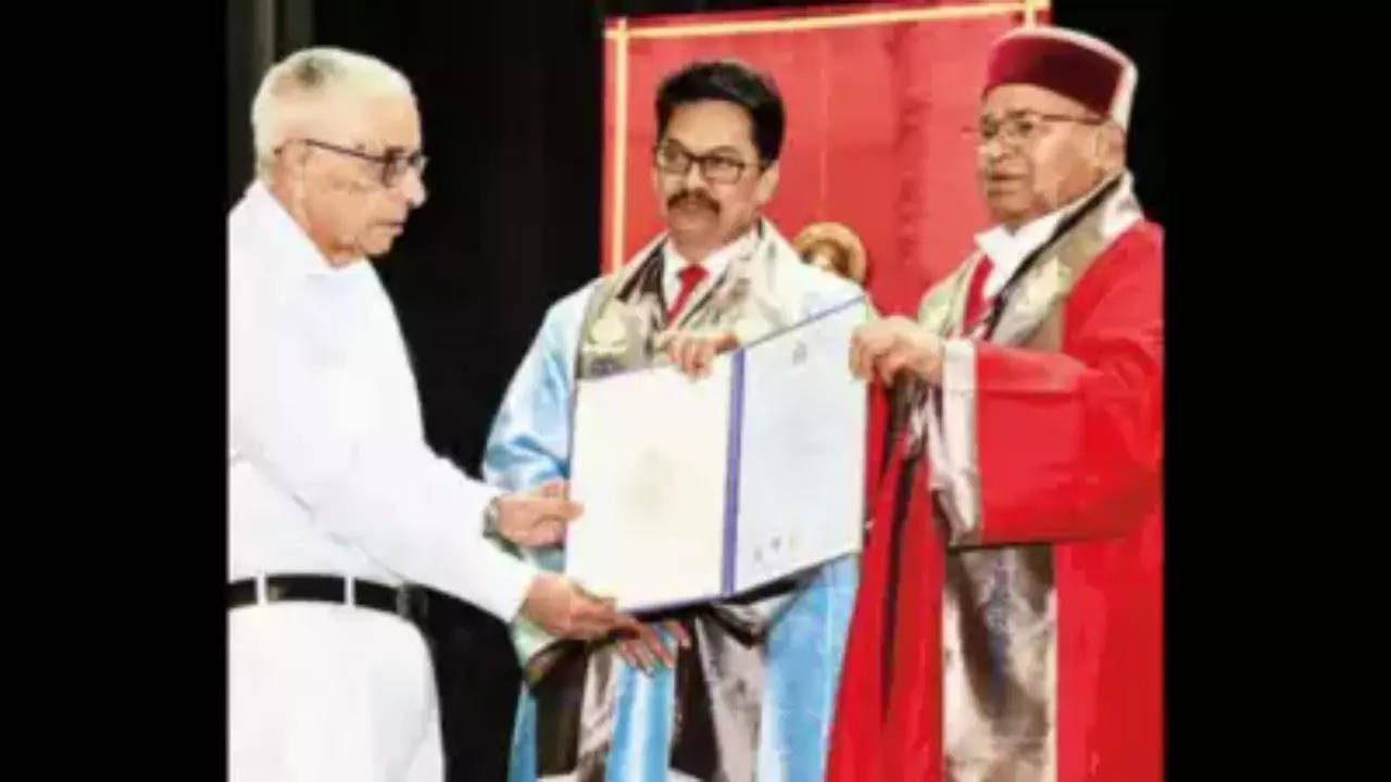 Bengaluru professors gets phD at 79