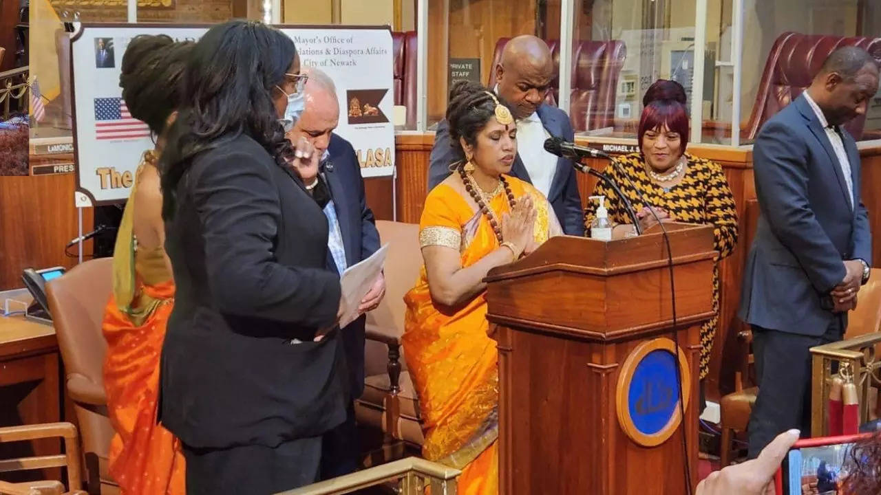 Delegates from the United States of Kailasa, a non-existent Hindu nation created by Nithyananda, pictured with Newark city officials during a signing ceremony in January 2023 | Twitter: @SriNithyananda