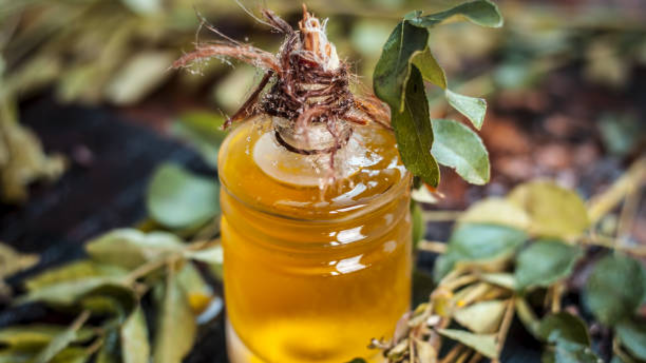 Curry leaves for hair