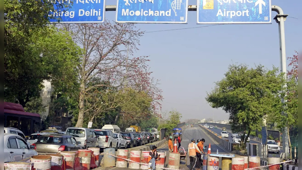 Chirag Delhi Flyover.