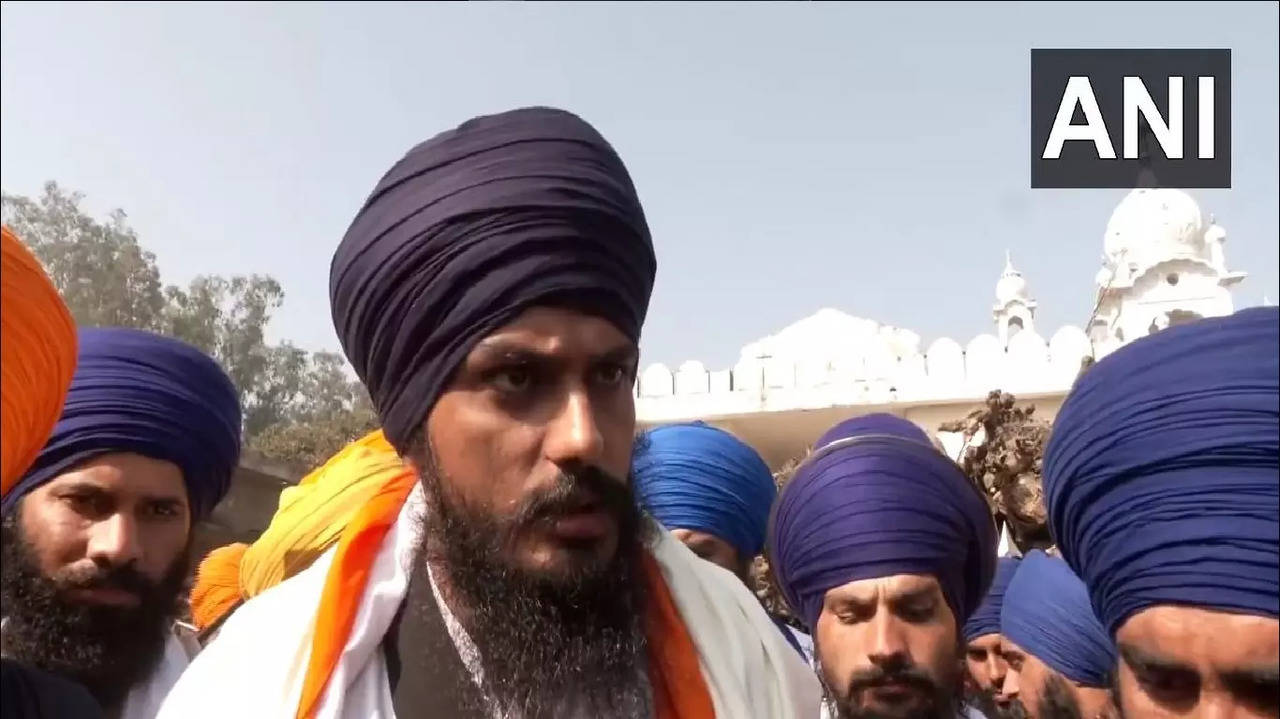 Punjab police asks Amritpal Singh's father to prompt Khalistani sympathiser son to surrender