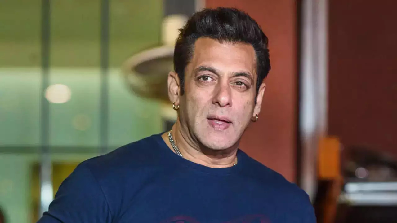 Salman Khan Receives Threat E Mail Fir Filed Against Gangsters