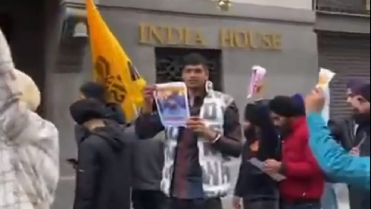 watch: khalistanis attack indian high commission in uk, take down tricolor as cops chase amritpal singh in india