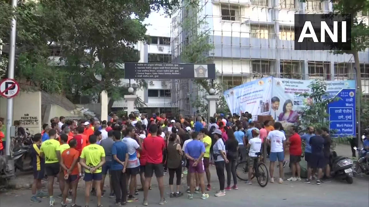 Runners protest at Shivaji Stadium.