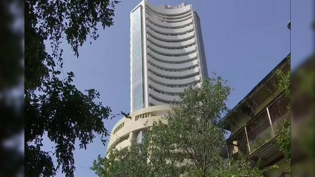 Nifty dives below 17,000 mark; Call Buying at 16,900 strike & Put Writing at 17,100-strike