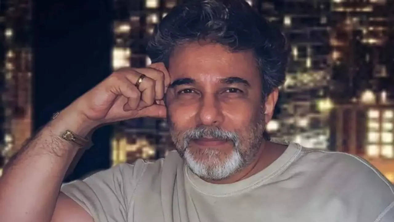 Deepak Tijori lodges complaint against co-producer for cheating Rs 2.6 crores