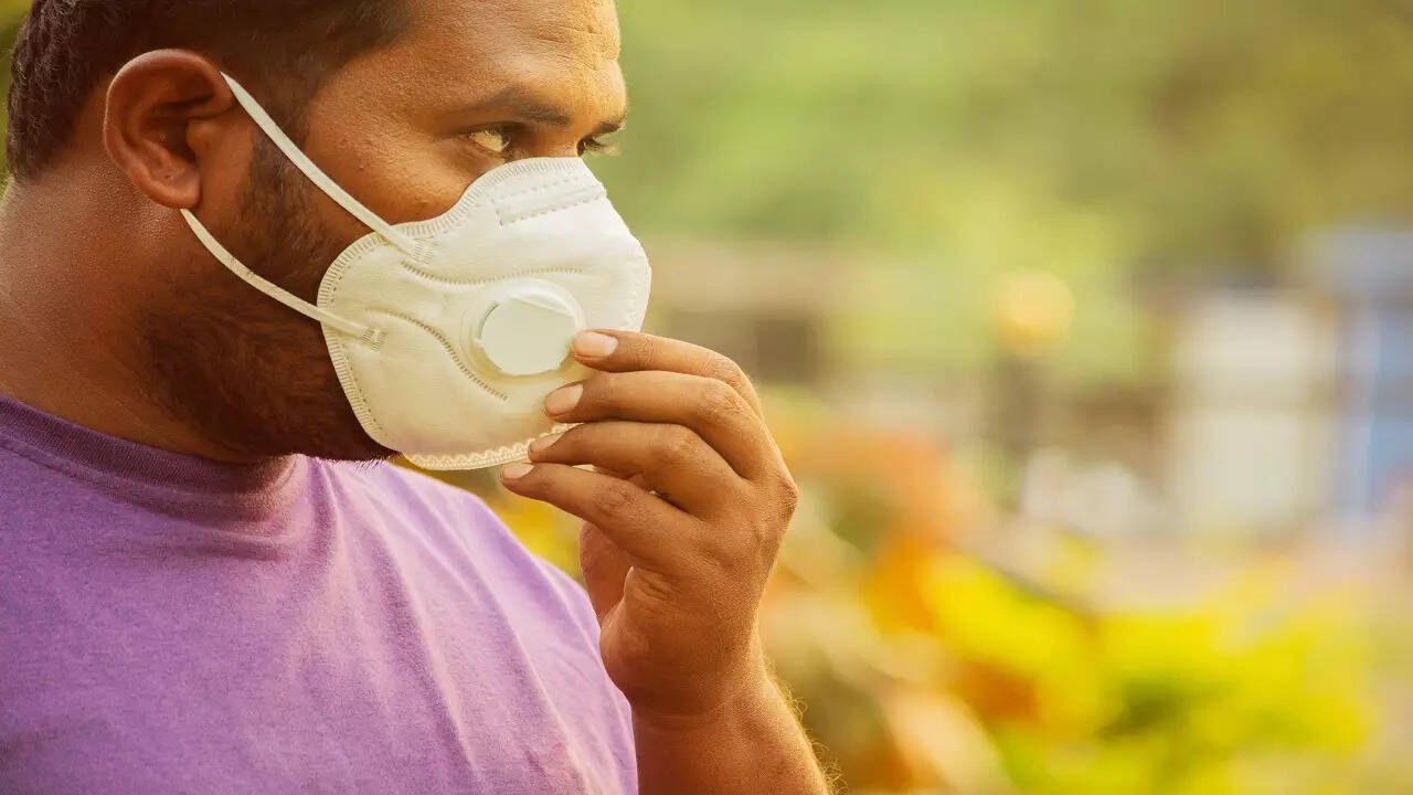 H3N2 Cases ALERT | Delhi, Noida And Gurugram on ALERT After 2 Test Positive For H3N2 in Last 24 Hours | H3N2 Cases 10 Points