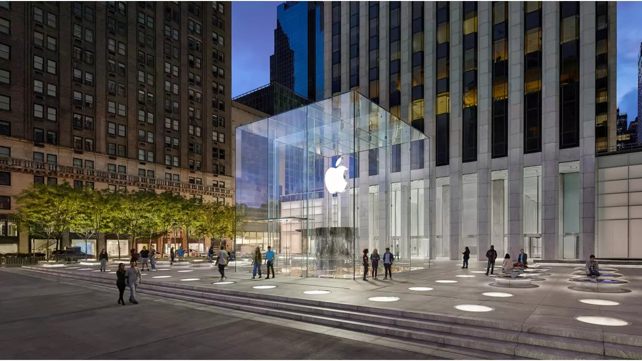 Apple Store at Fifth Avenue, New York