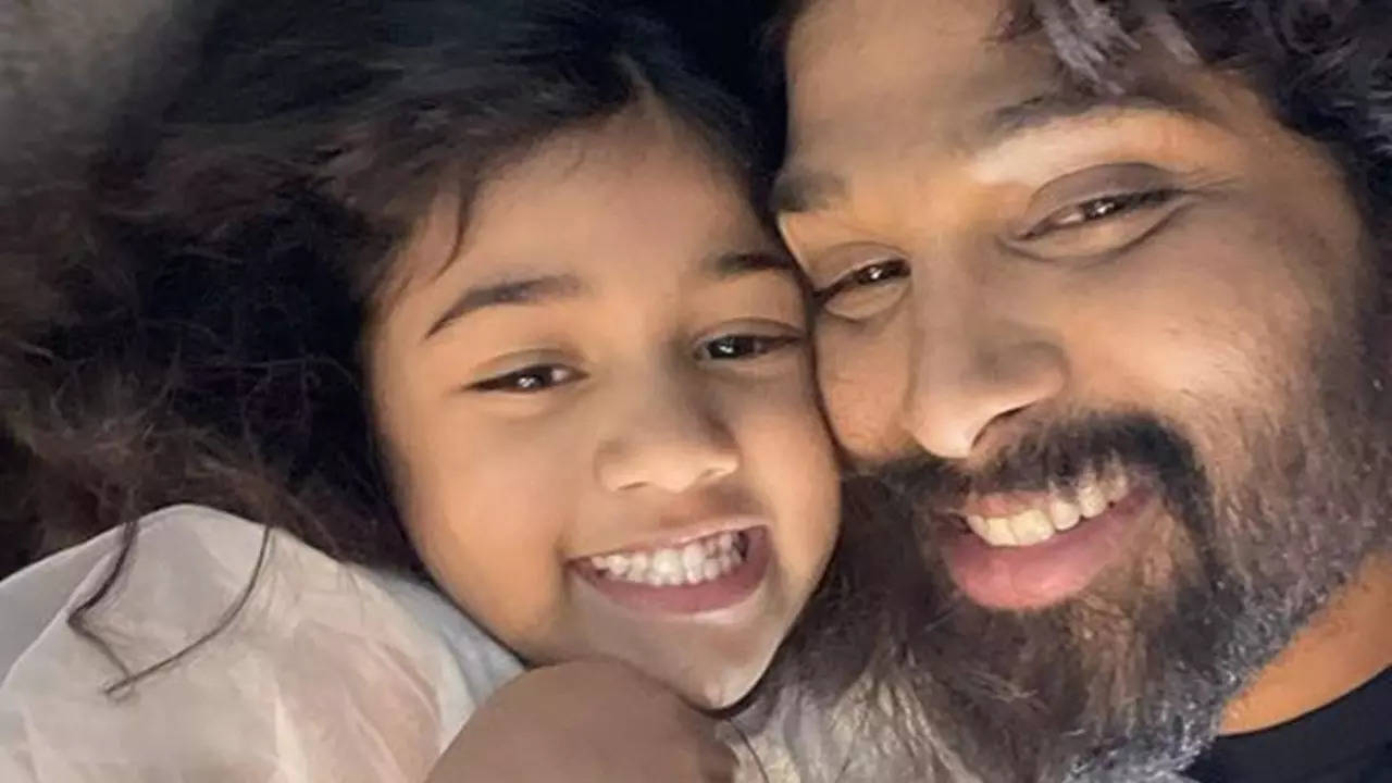 Allu Arjun is amazed as daughter Arha practices yoga, pics inside