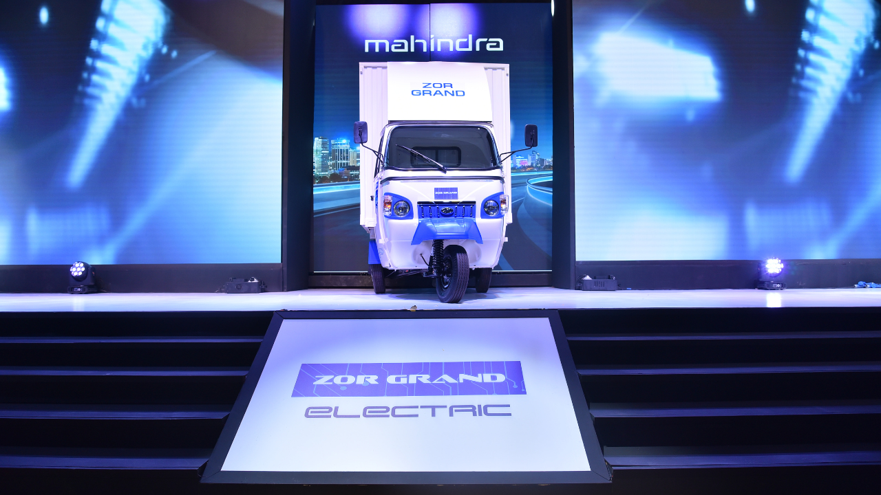 Mahindra Zor Grand Electric