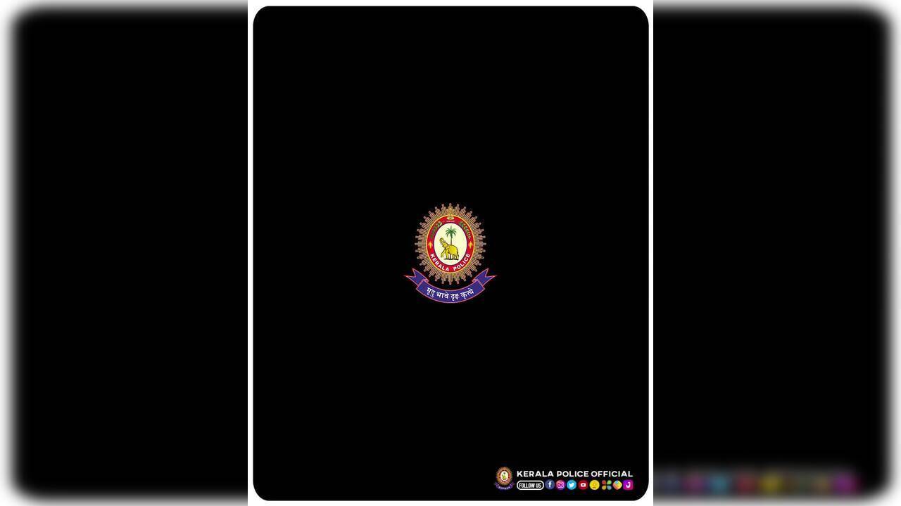 Little girl viral video Little girl salutes Kerala police