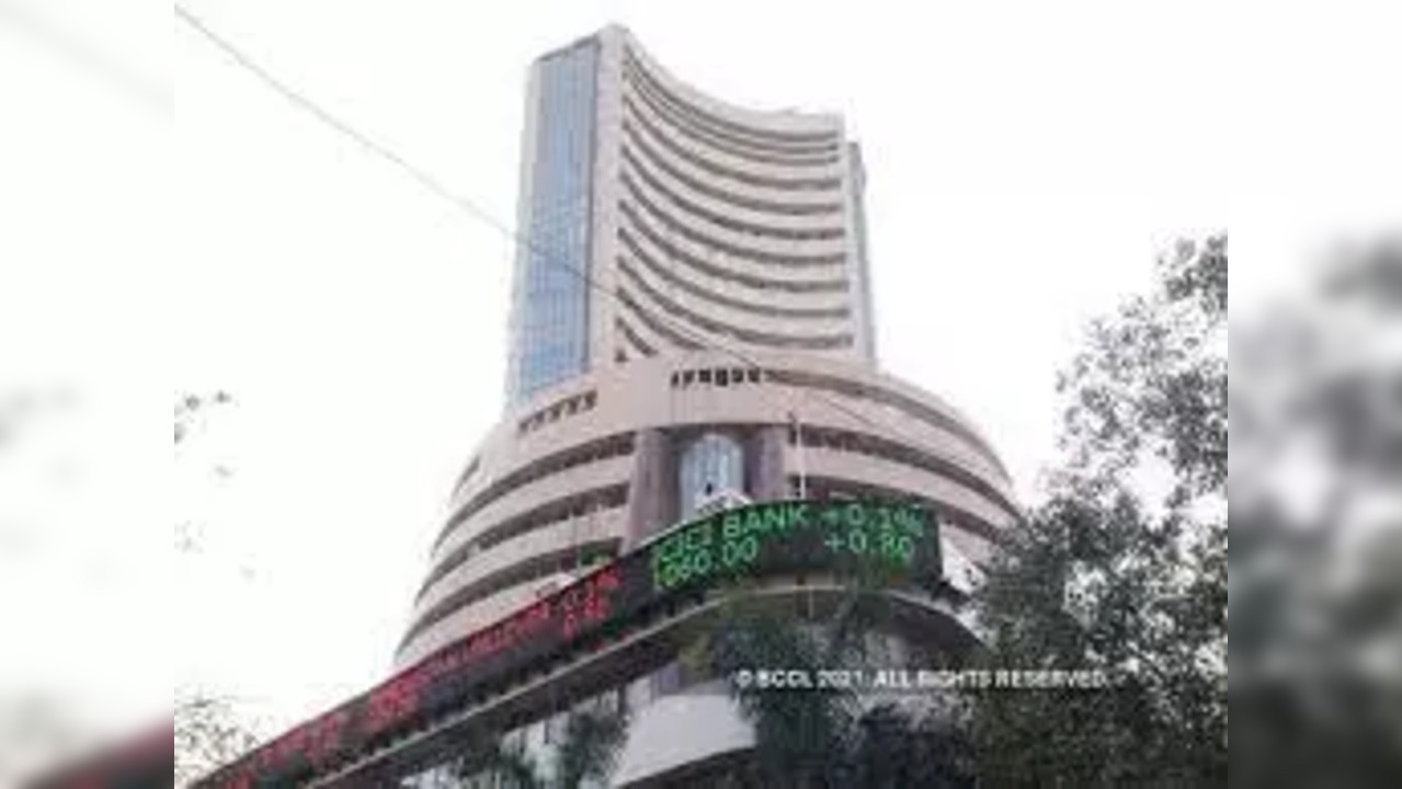 Stock Markets Today March 22: Closing Bell - Indices end higher in cautious trade ahead of Fed rate decision; Bajaj twins rally