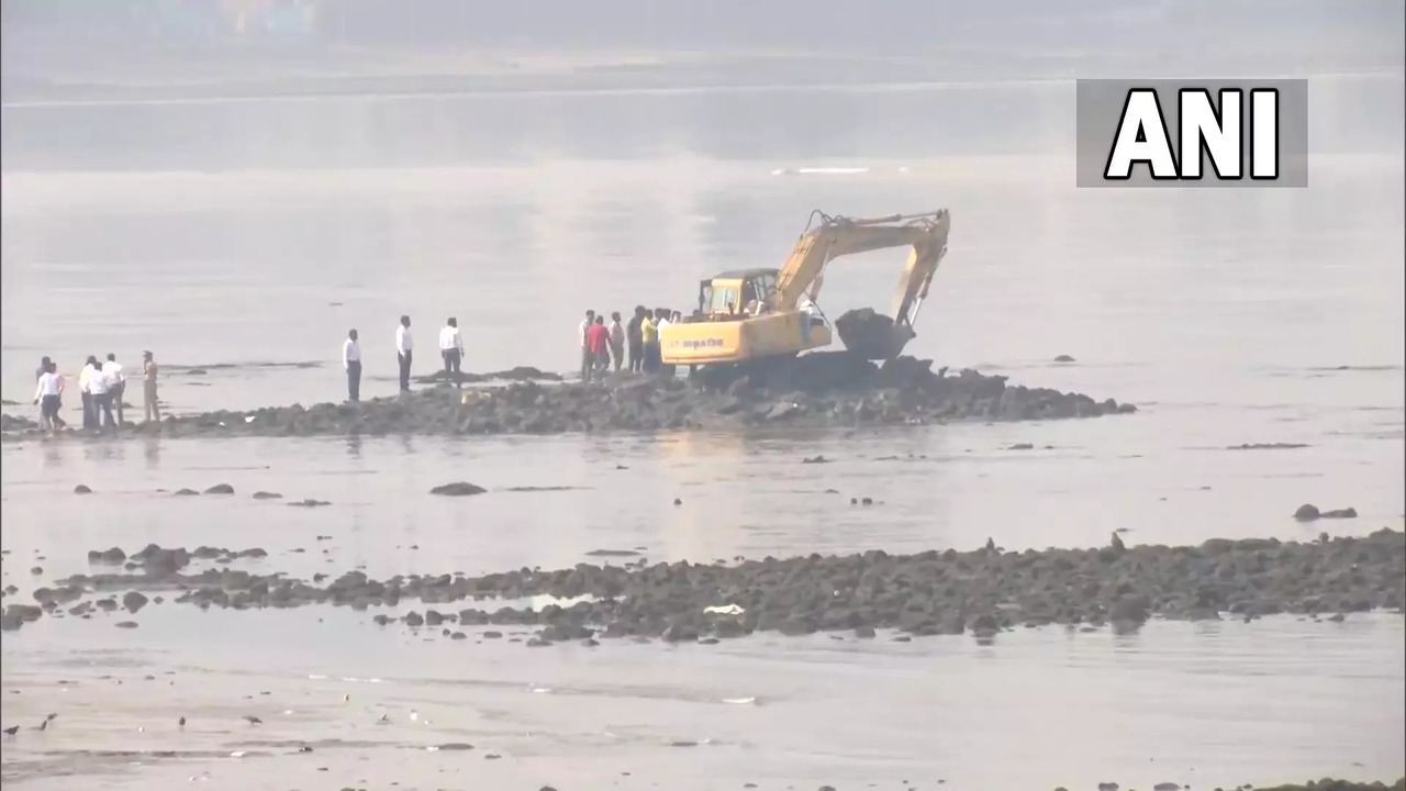 Demolition Drive at Mahim Beach - ANI.