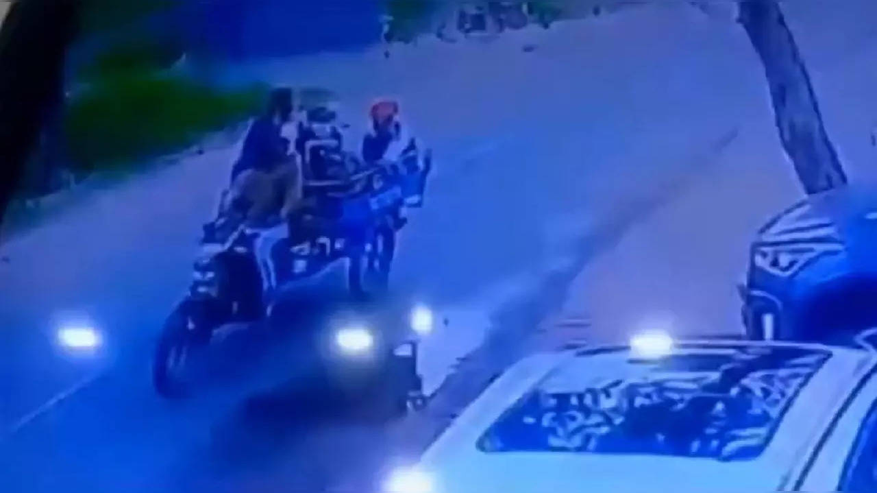 ​Amritpal Singh fleeing on cart