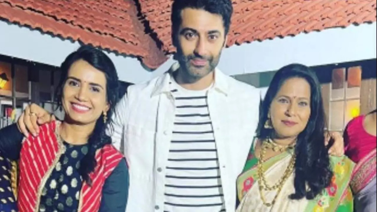 Priya Ahuja with Harshad Arora on the sets of Ghum Hai Kisikey Pyaar Meiin