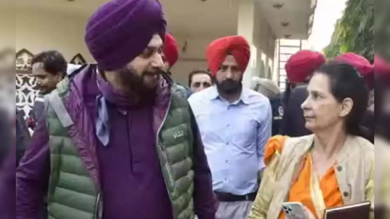 Navjot Singh Sidhu's wife diagnosed with stage 2 invasive cancer