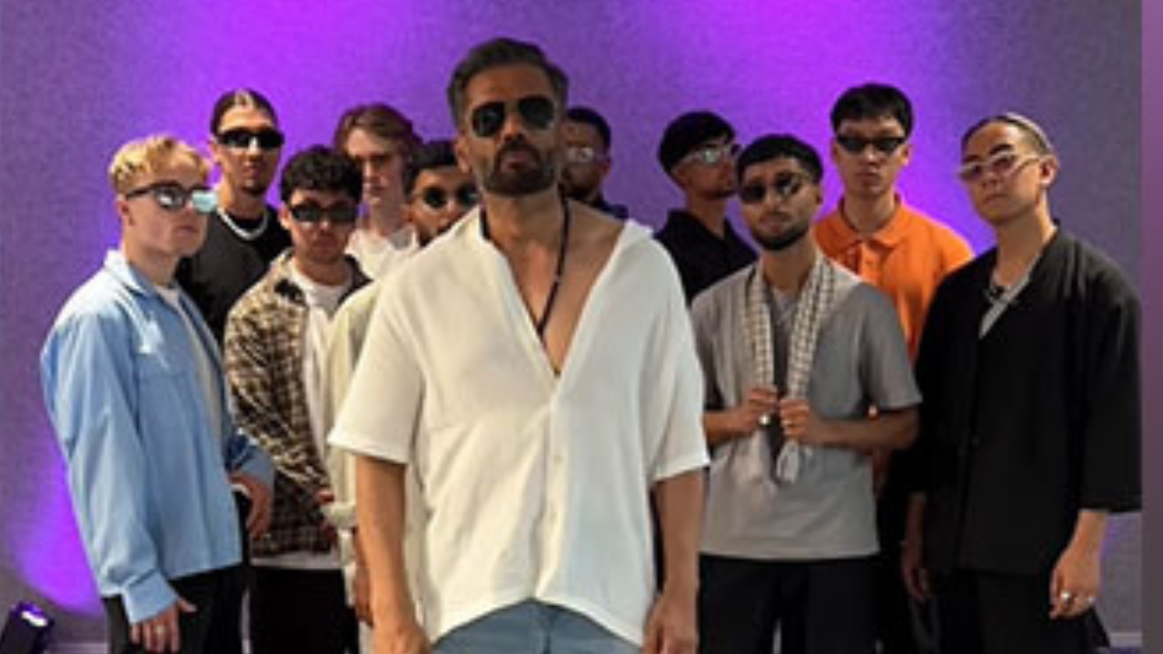 Rokna Hai Toh Thokna Padega! Suniel Shetty shows his swag as he grooves with Quick Style for Hunter promotions