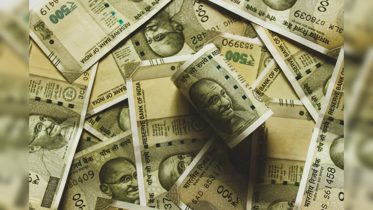 Cabinet clears 4% hike in dearness allowance for central government employees