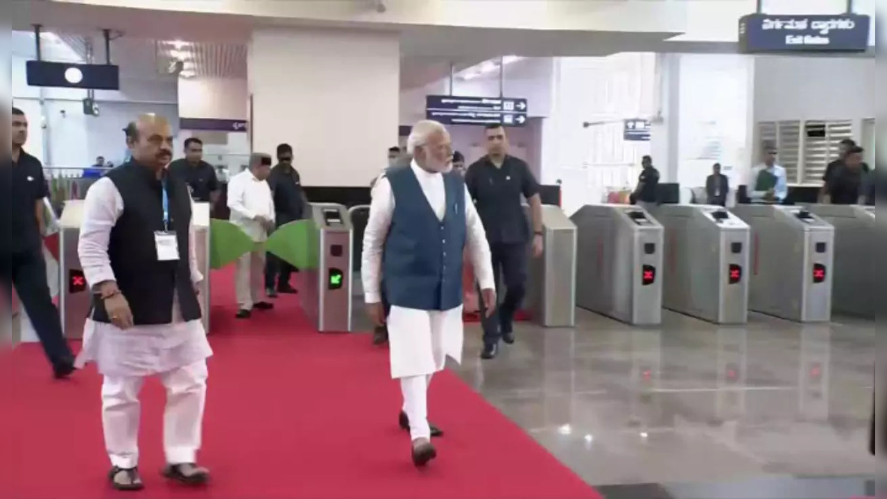 PM Modi inaugurated the Metro line today.