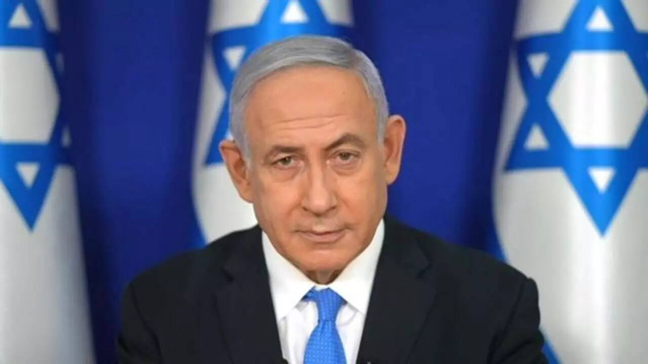 Benjamin Netanyahu sacks defence minister