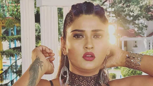 Akanksha Dubeys Hairstylist Reveals Shocking Details Says Bhojpuri Actress Attended Party