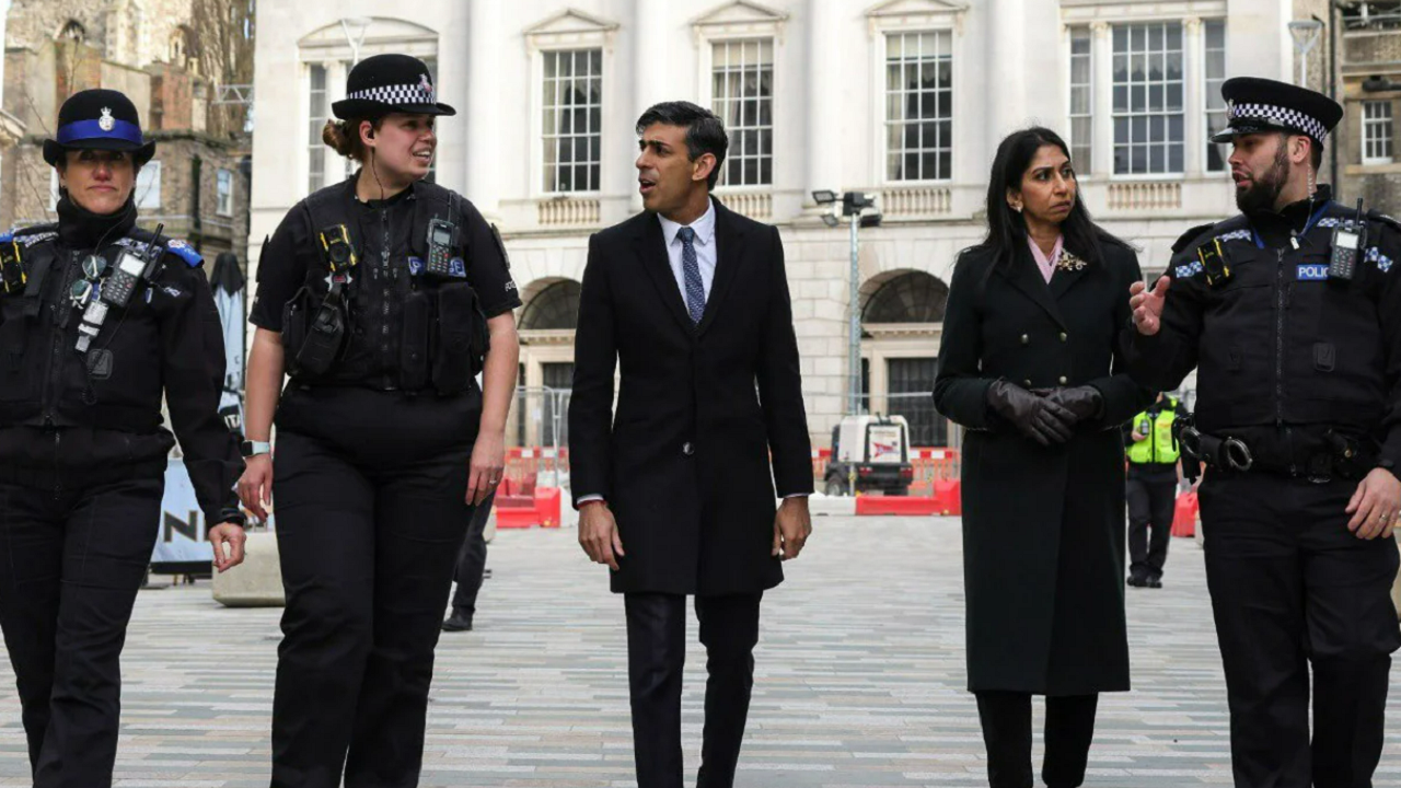 UK PM Rishi Sunak and home secretary Suella Braverman heckled