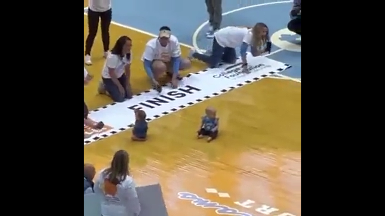 Baby crawl race