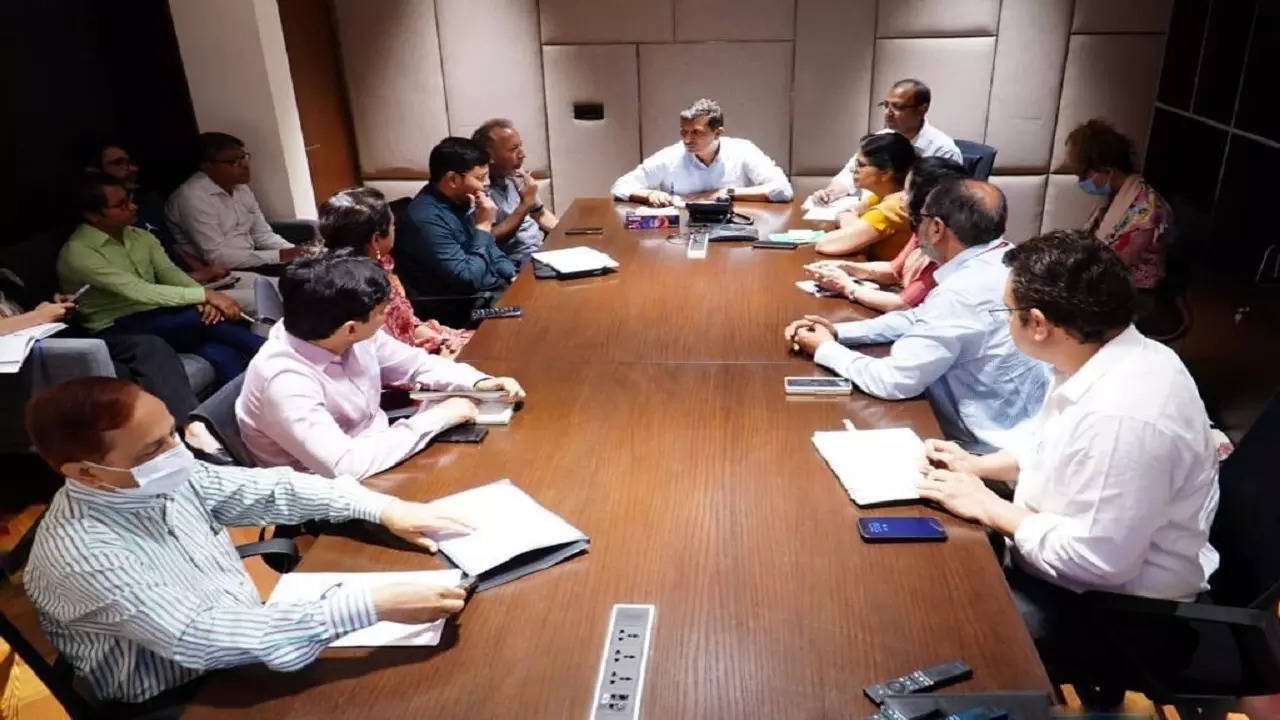 Delhi government's Covid review meeting underway