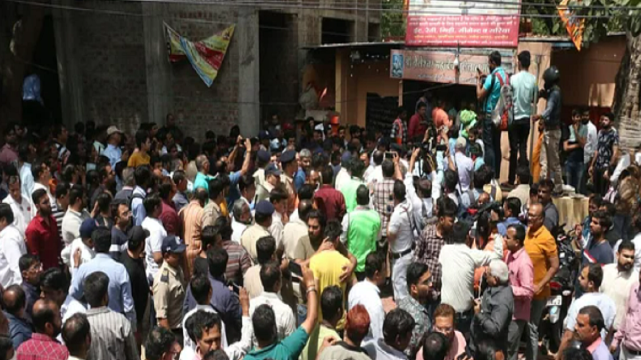 Indore temple caves in during Ram Navami celebrations, 25 people fall in well