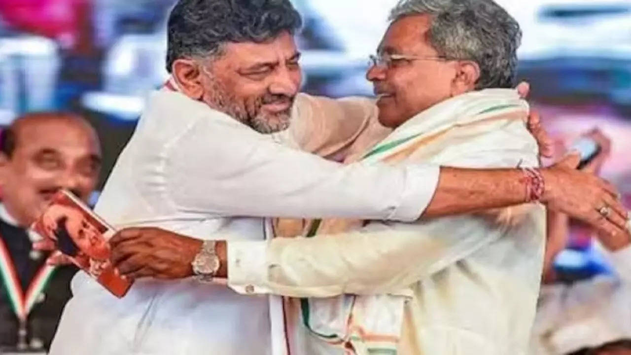 Congress leaders DK Shivakumar and Siddaramaiah