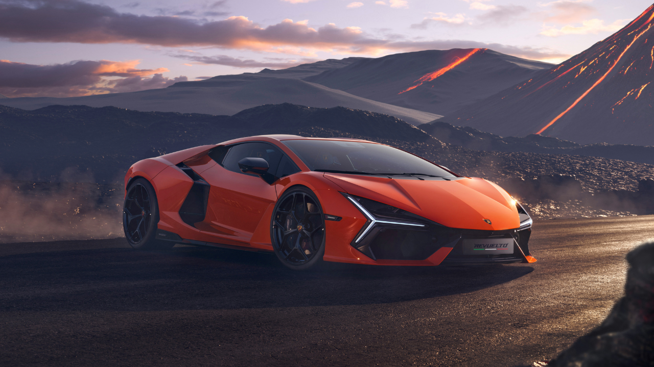 7 Reasons why the new Lamborghini Revuelto Sets the Benchmark