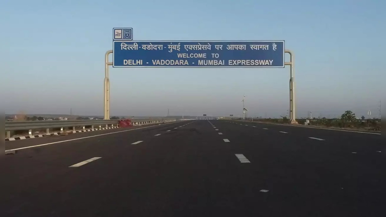 Delhi-Mumbai Expressway.  | Photo: Nitin Gadkari