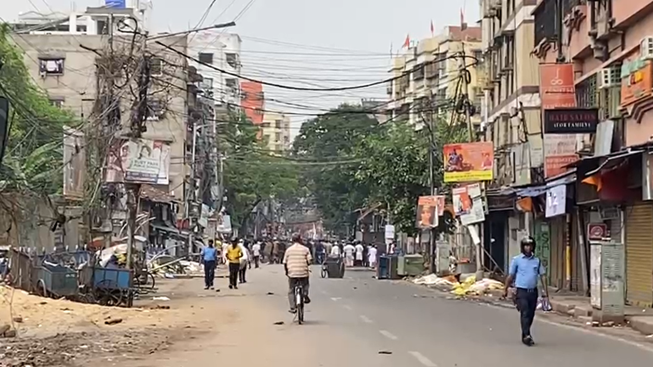 Howrah stone pelting incident