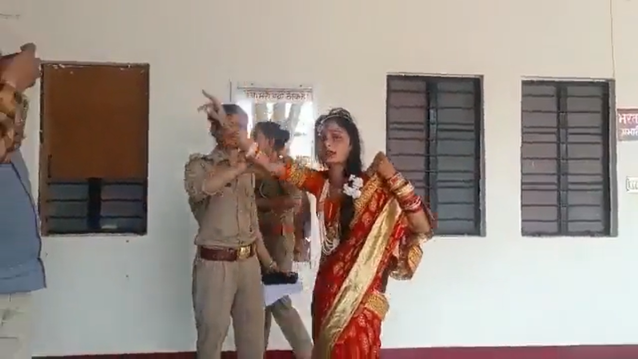 Bride Creates High-Voltage Drama In Police Station To Marry Lover