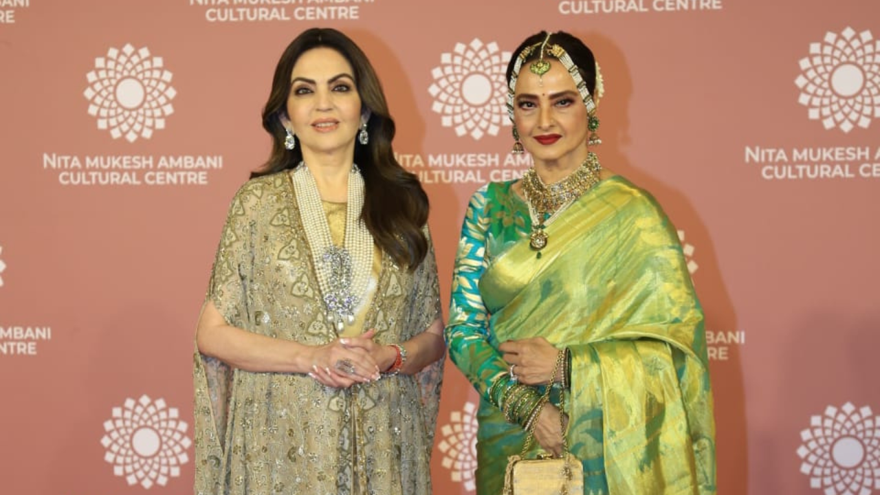 NMACC Gala Day 2: Nita Ambani And Rekha Share A Warm Hug At The Red Carpet.  WATCH | Entertainment News, Times Now