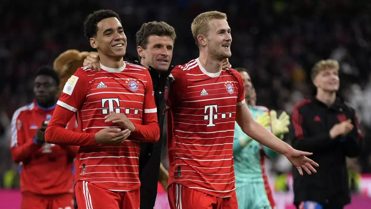 Bayern Munich beat Borussia Dortmund