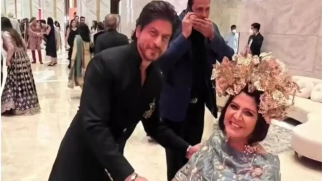 NMACC Day 2: Shah Rukh Khan Meets Paralympian Deepa Malik, Latter writes 'Always humbled by Badshah's warmth'