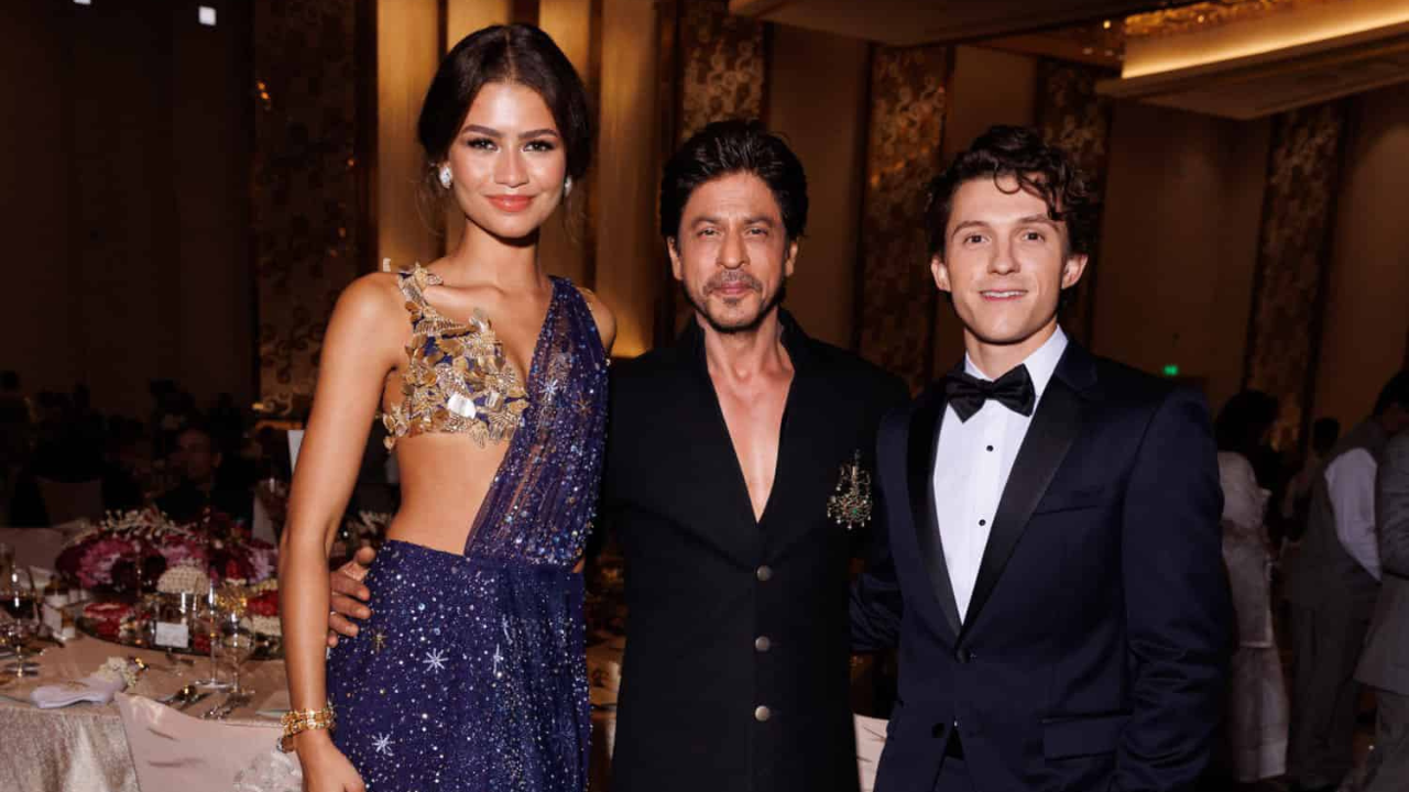 Shah Rukh Khan Snaps A PIC With Tom Holland, Zendaya At NMACC Gala And