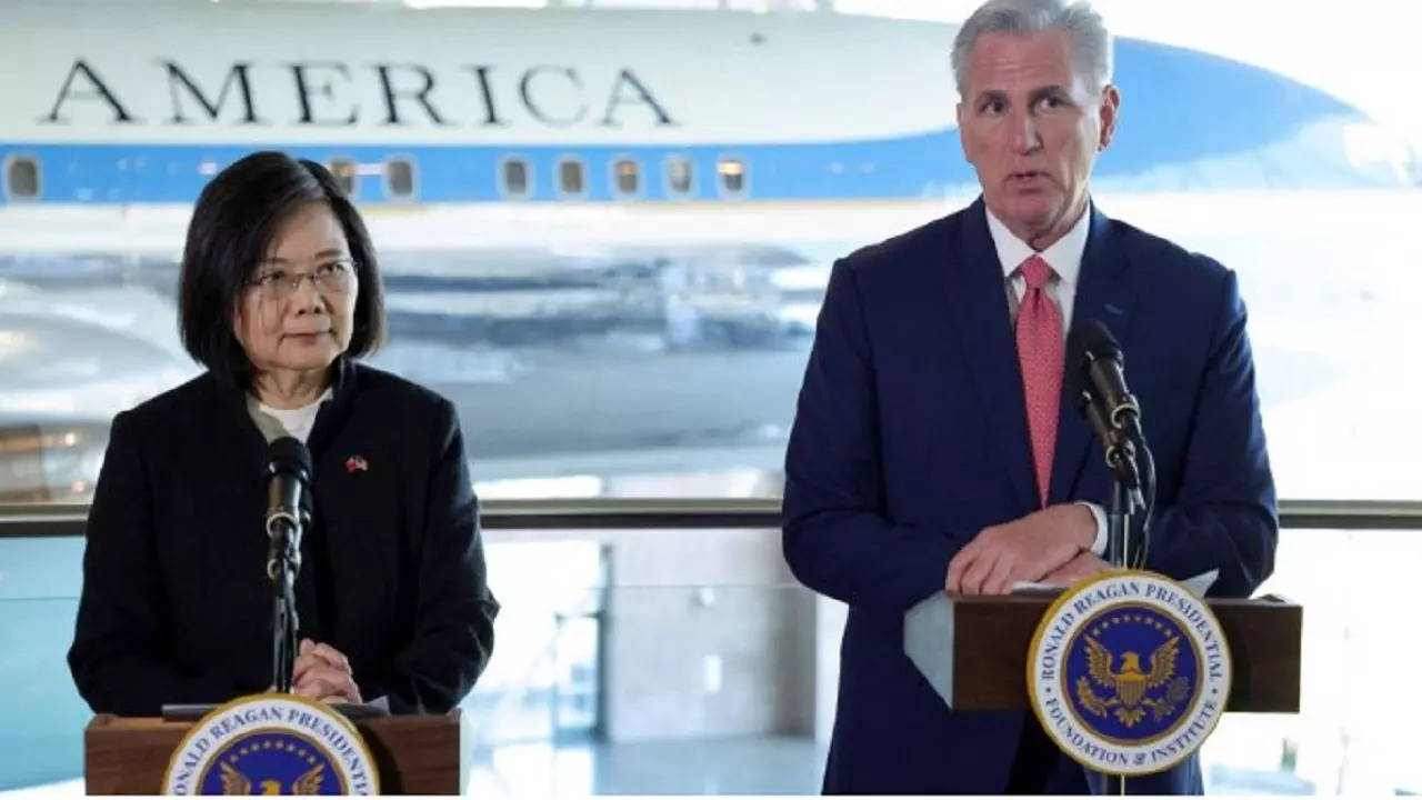 Taiwan President Tsai Ing-wen and US Speaker of House Kevin McCarthy