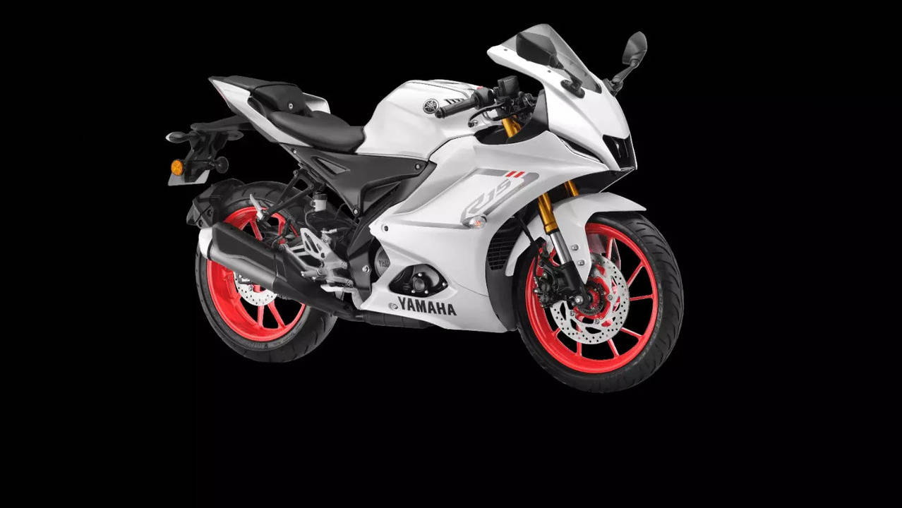 Yamaha R15 V4 gets a new colour option.