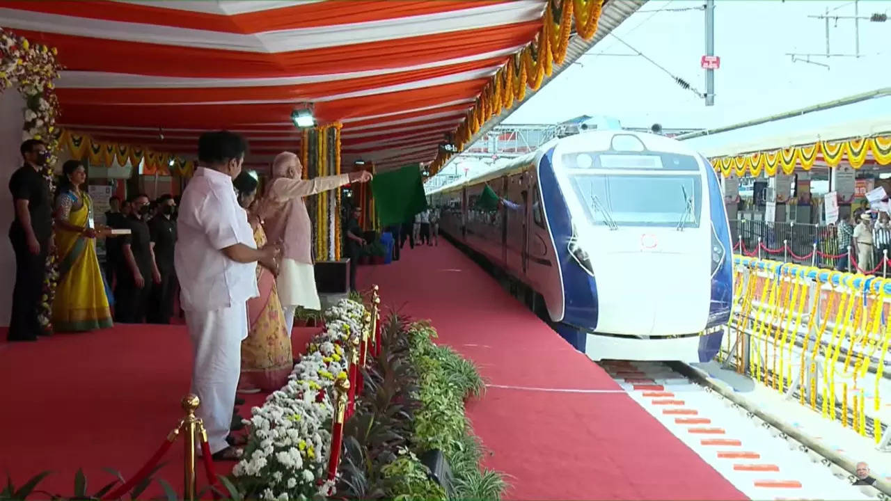 PM Modi launching the VB train between Secunderabad and Tirupati.