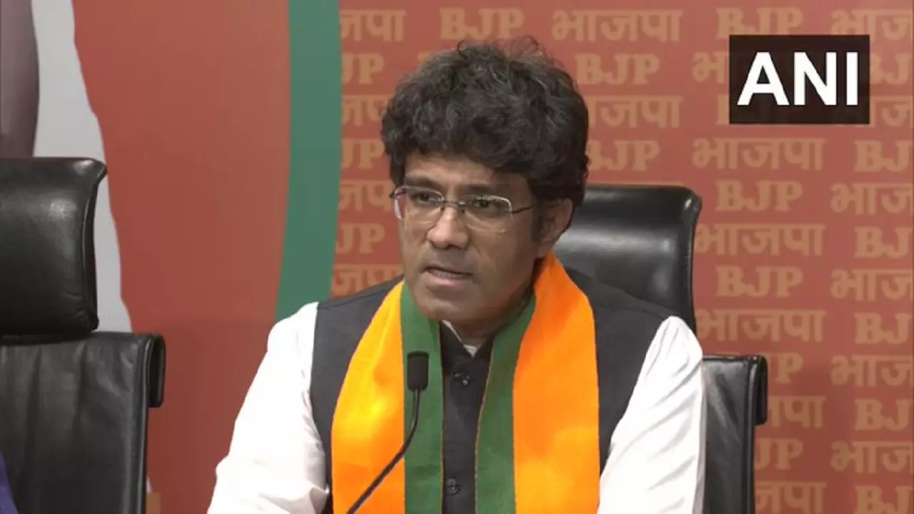 ​CR Kesavan​ joins BJP